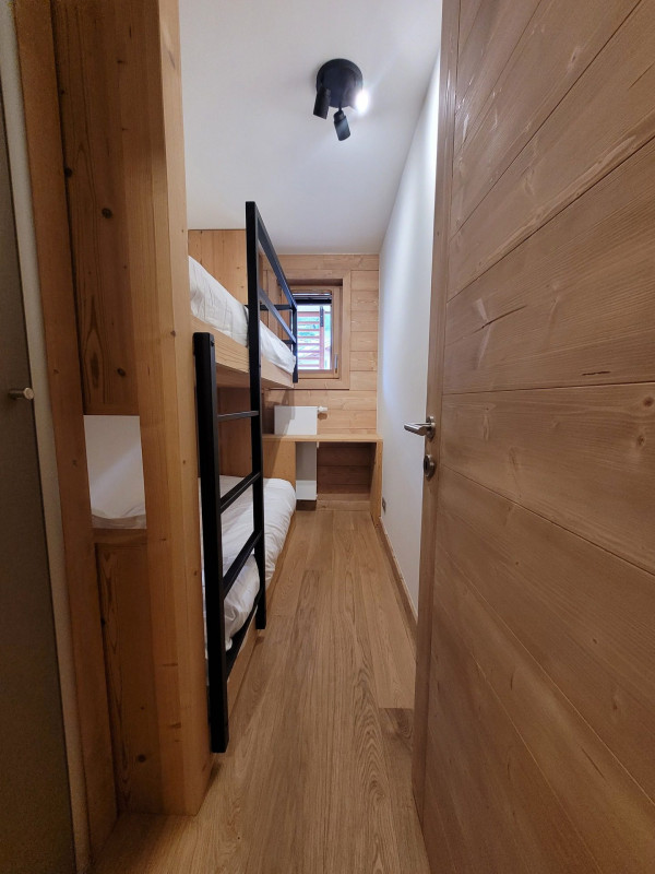 _lv_images__lot_0000000220_09_18066386 _lv_images__lot_0000000220_09_18066386