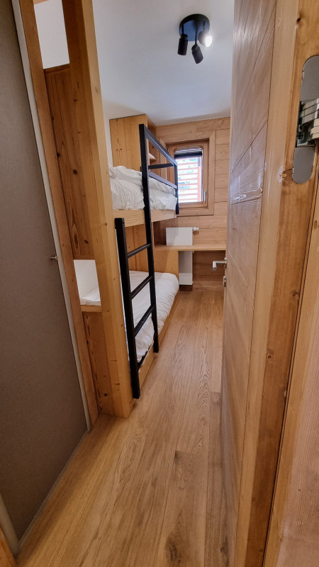 _lv_images__lot_0000000220_14_18113137 _lv_images__lot_0000000220_14_18113137