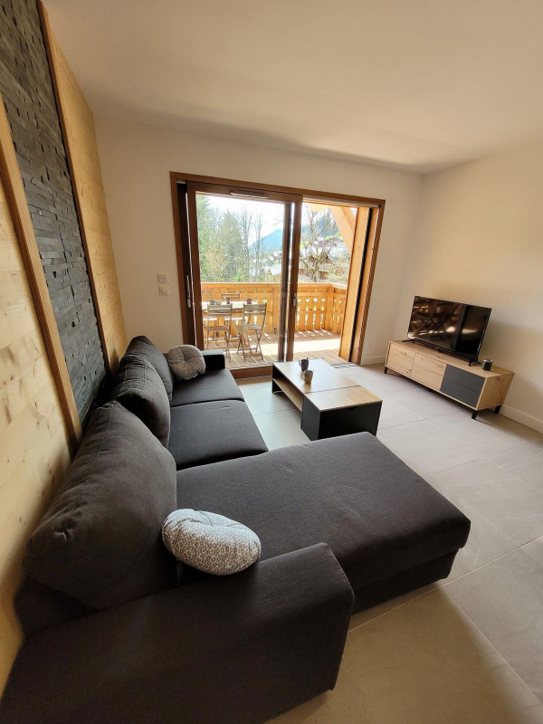 _lv_images__lot_0000000221_03_19367628