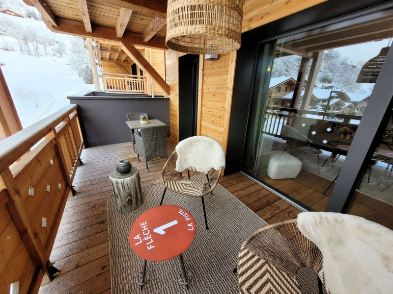 _lv_images__lot_0000000248_12_17737869