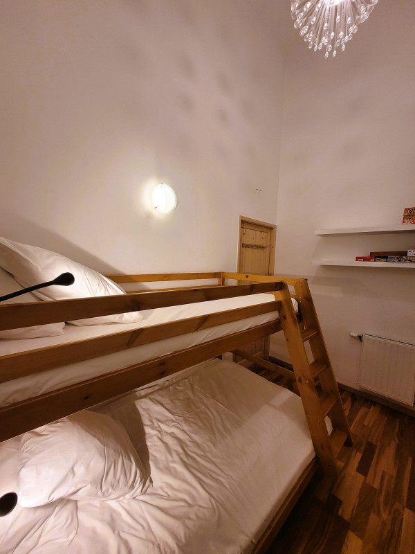 _lv_images__lot_0000000249_07_18484284