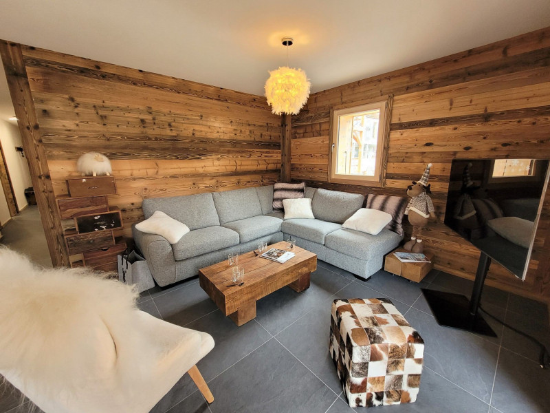 _lv_images__lot_0000000250_02_18049302