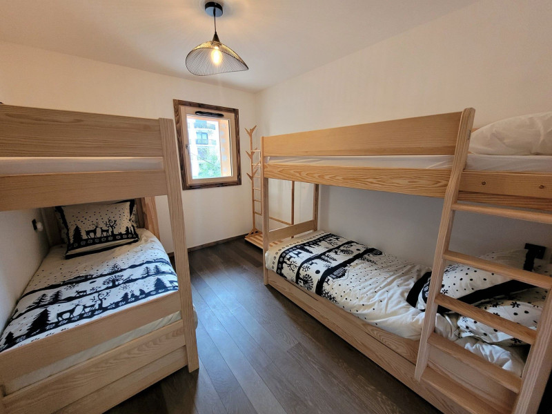 _lv_images__lot_0000000250_06_19235472