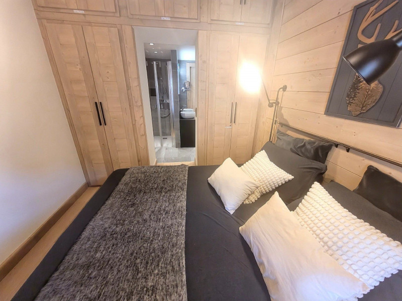 _lv_images__lot_0000000253_05_18936644