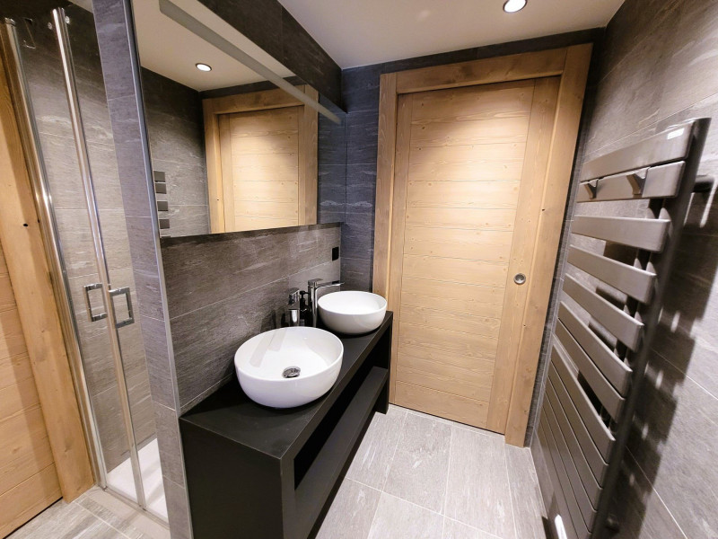 _lv_images__lot_0000000253_06_18859685 _lv_images__lot_0000000253_06_18859685