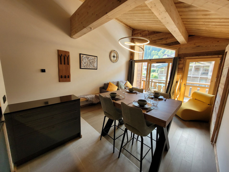 _lv_images__lot_0000000256_01_19283004