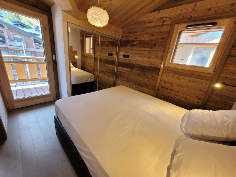 _lv_images__lot_0000000256_09_19386566