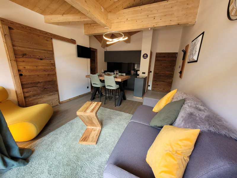 _lv_images__lot_0000000256_12_18435341