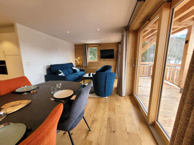 _lv_images__lot_0000000258_04_18446788