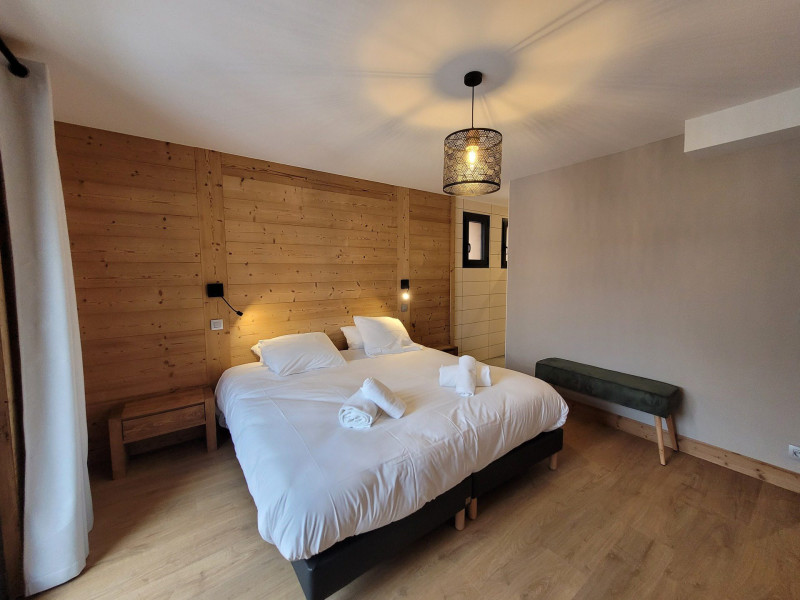 _lv_images__lot_0000000262_09_17975457