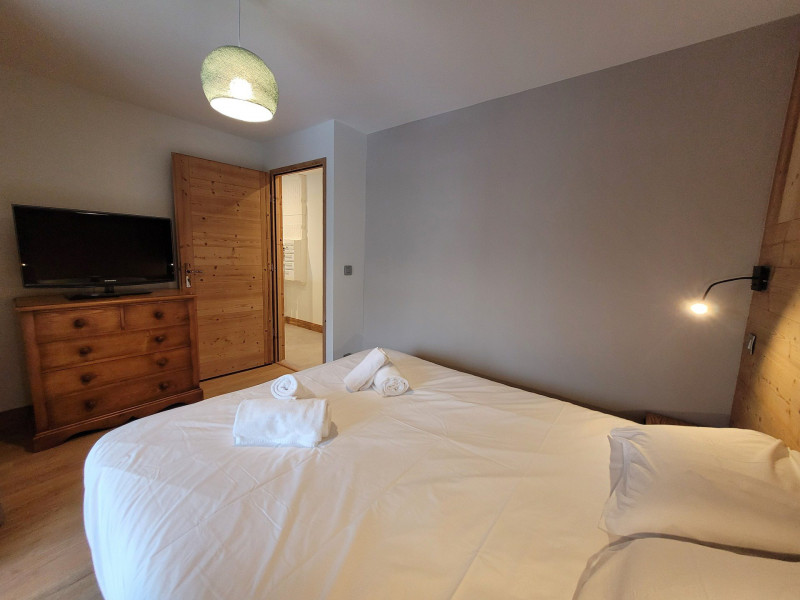 _lv_images__lot_0000000262_15_19235937