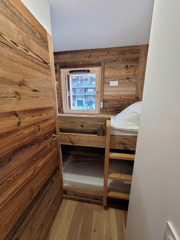 _lv_images__lot_0000000263_11_18917053