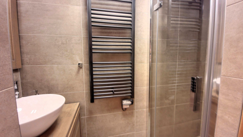 _lv_images__lot_0000000268_12_18493215