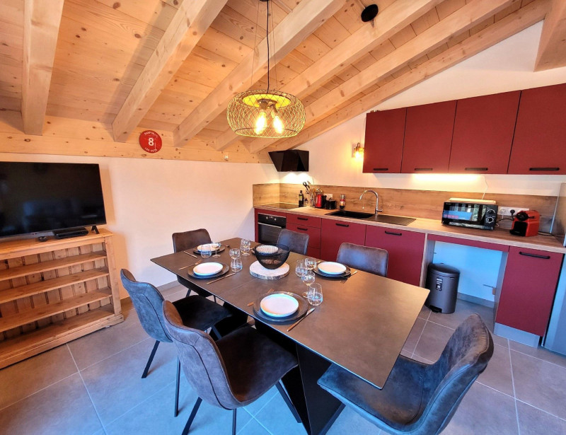 _lv_images__lot_0000000270_02_18123609