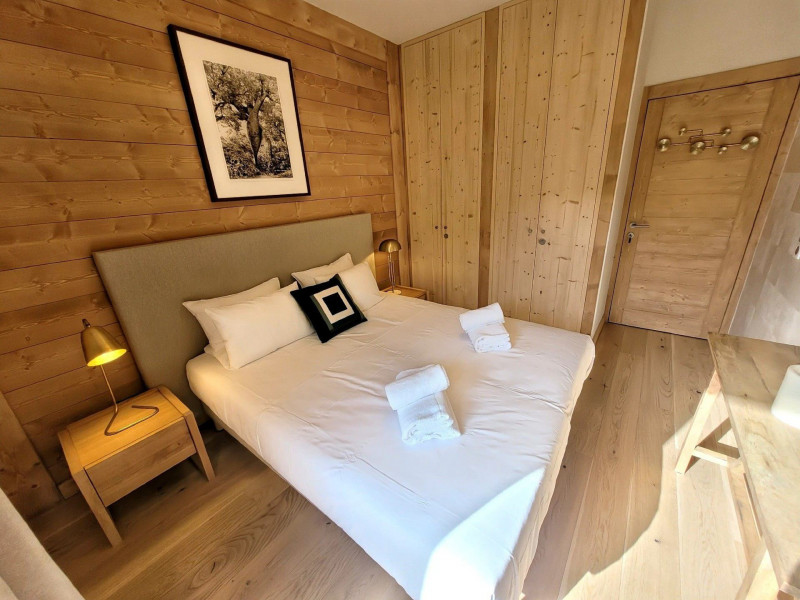 _lv_images__lot_0000000272_06_19386611