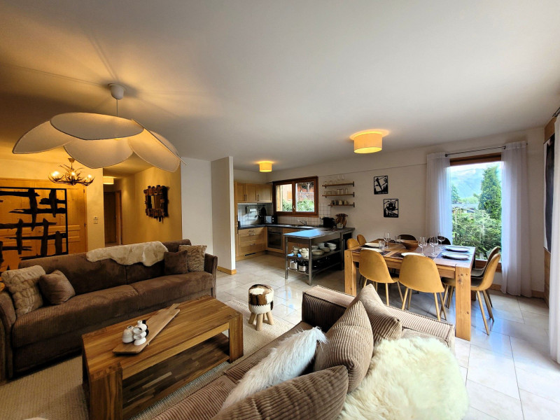 _lv_images__lot_0000000273_02_18379481