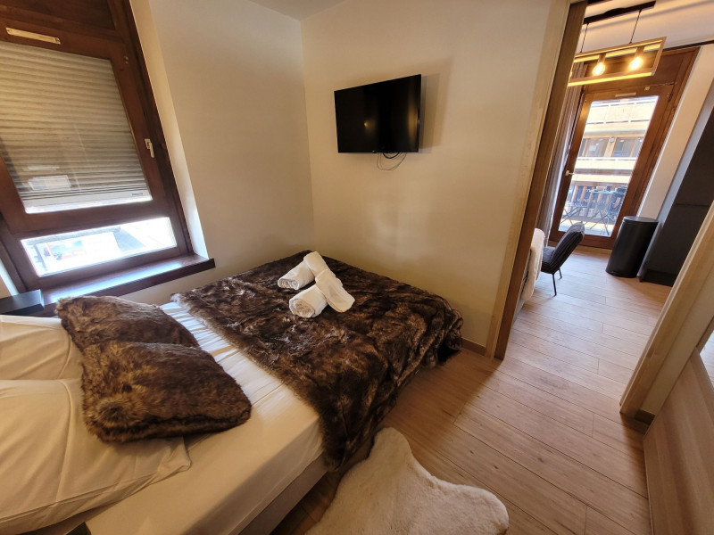 _lv_images__lot_0000000279_13_19225534