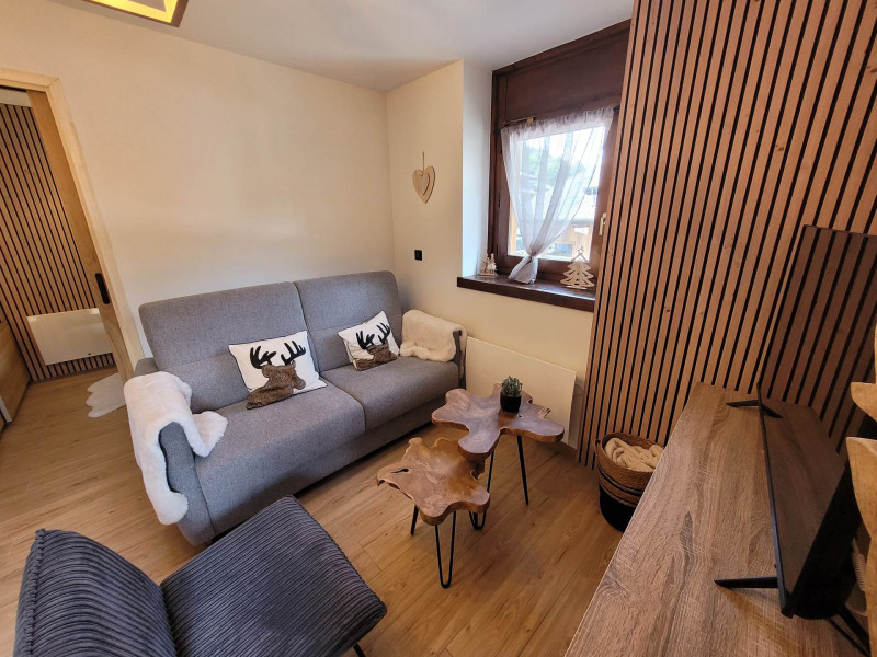 _lv_images__lot_0000000279_14_18792626