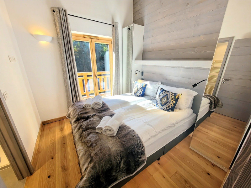 _lv_images__lot_0000000280_05_18057098 _lv_images__lot_0000000280_05_18057098