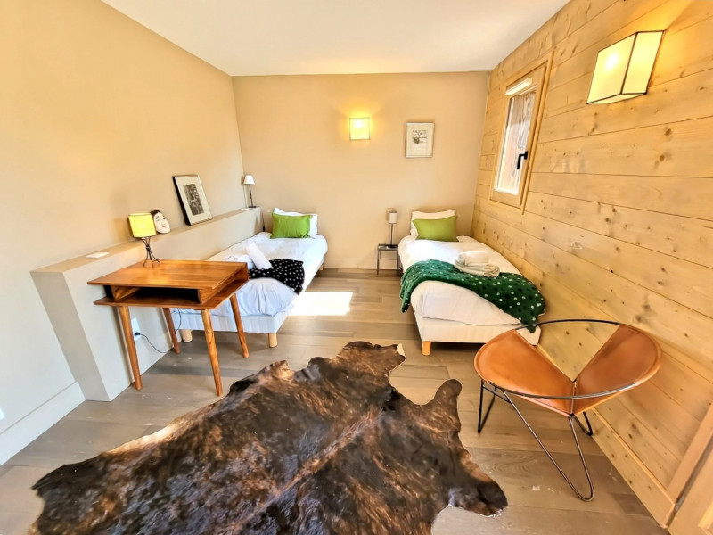 _lv_images__lot_0000000281_11_18039643