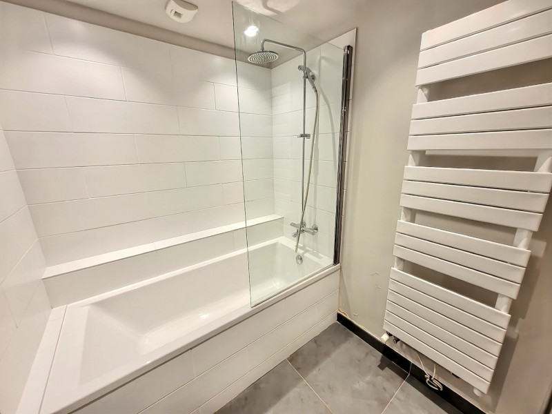 _lv_images__lot_0000000281_14_18076113