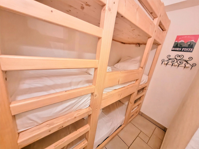 _lv_images__lot_0000000283_08_19367617