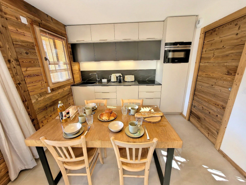 _lv_images__lot_0000000284_03_19263859 _lv_images__lot_0000000284_03_19263859