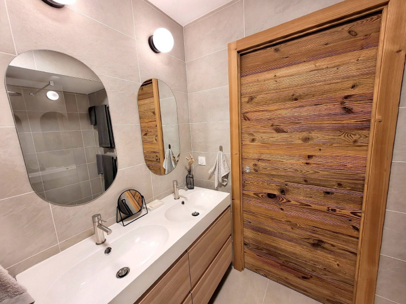 _lv_images__lot_0000000284_10_18066520 _lv_images__lot_0000000284_10_18066520