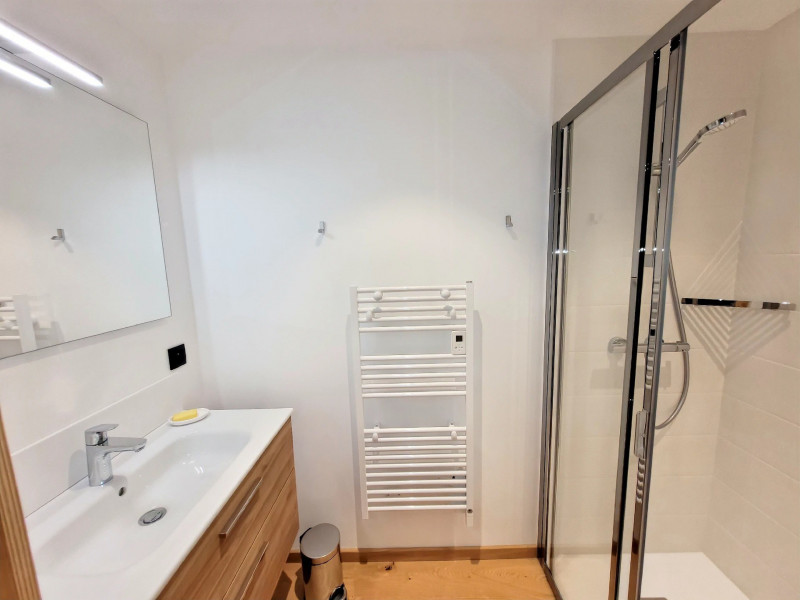 _lv_images__lot_0000000289_11_18784229