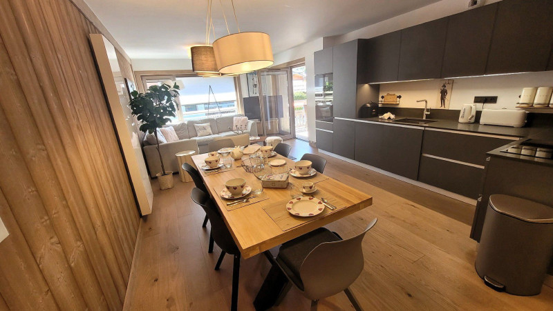 _lv_images__lot_0000000292_06_17884716