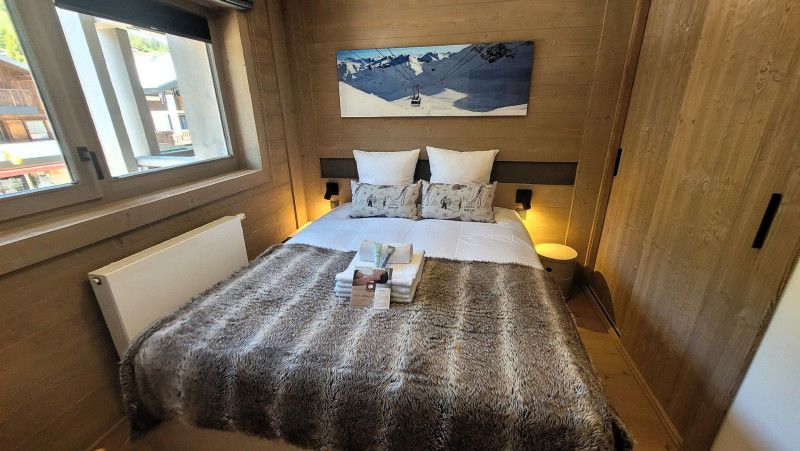 _lv_images__lot_0000000292_11_17884721