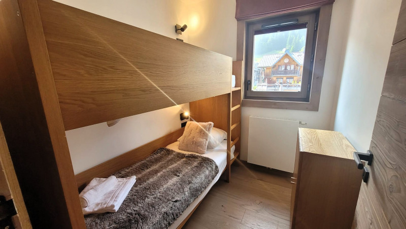 _lv_images__lot_0000000292_16_19139710