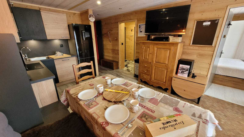 _lv_images__lot_0000000294_01_19121042