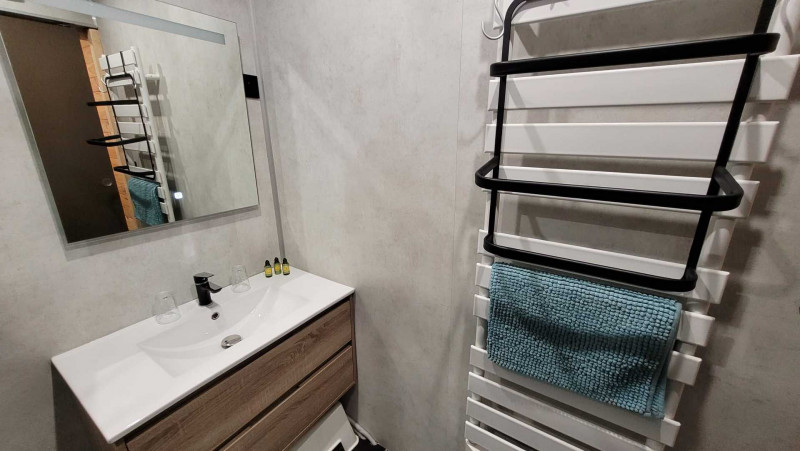 _lv_images__lot_0000000294_11_17976146