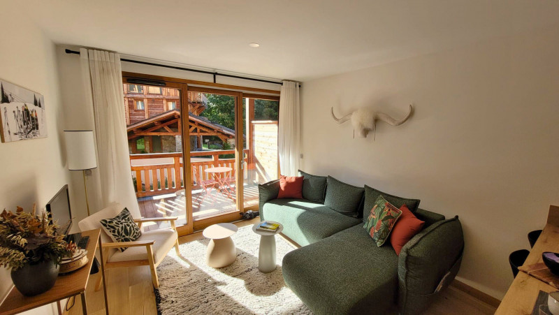 _lv_images__lot_0000000295_02_18803870