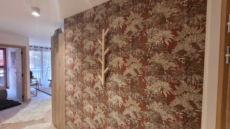 _lv_images__lot_0000000295_14_18927785