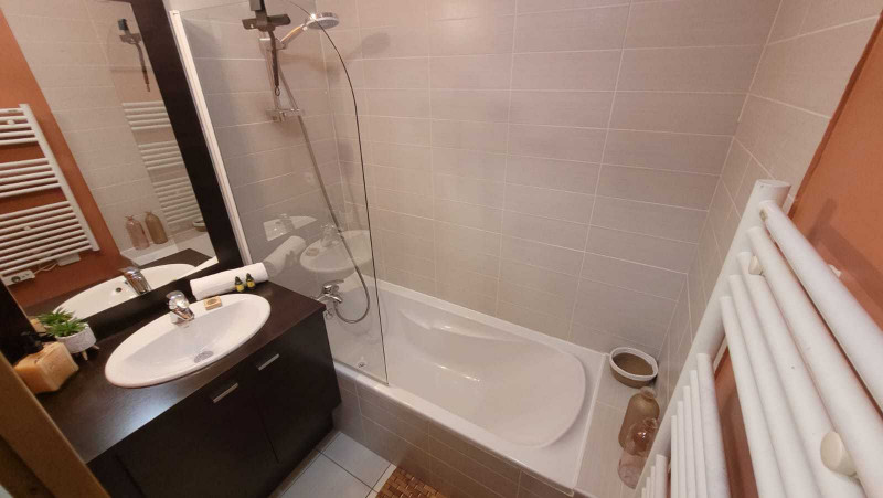 _lv_images__lot_0000000297_06_19369231