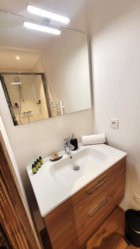 _lv_images__lot_0000000298_10_18493147