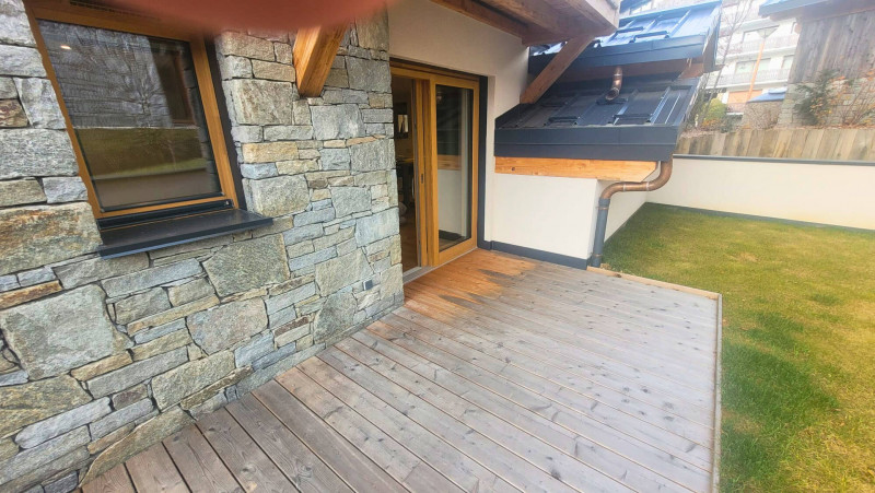 _lv_images__lot_0000000298_14_18370888