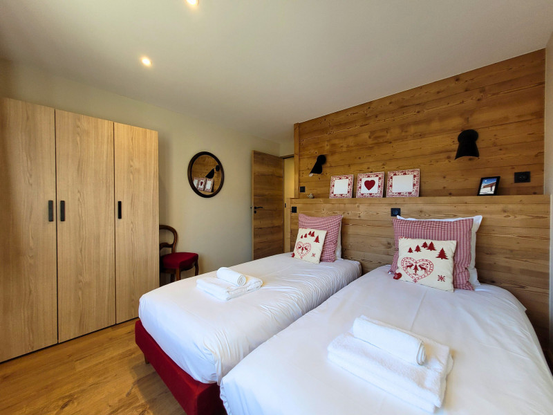 _lv_images__lot_0000000300_09_18426160