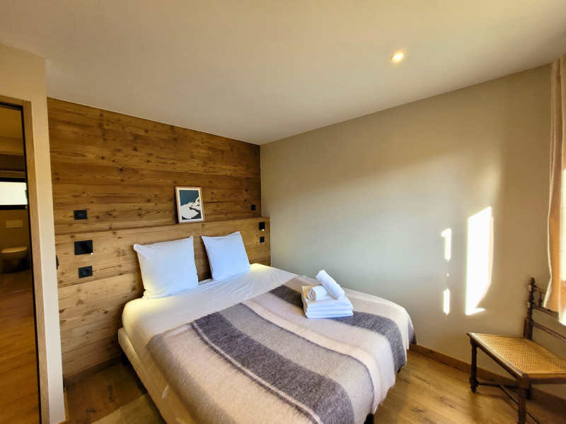 _lv_images__lot_0000000300_10_19119558 _lv_images__lot_0000000300_10_19119558