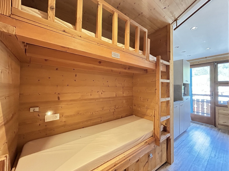 _lv_images__lot_0000010124_07_18429858