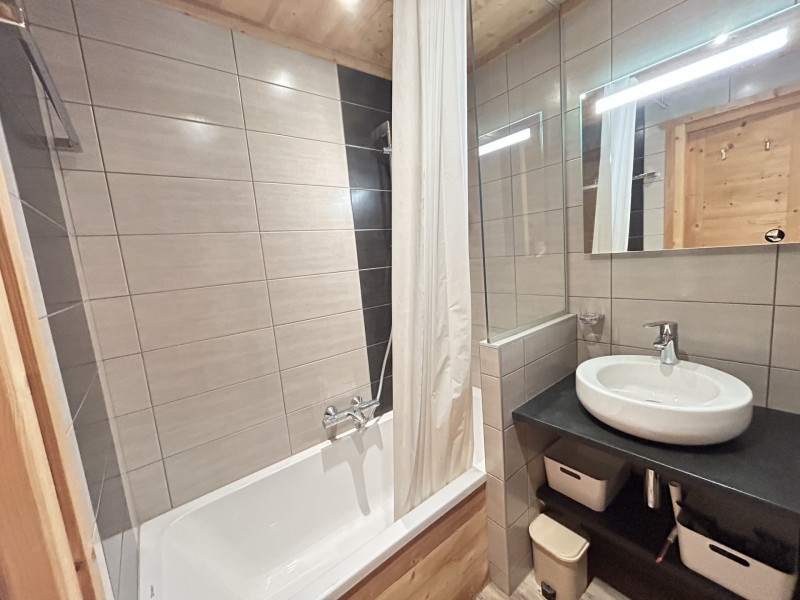 _lv_images__lot_0000010124_08_17869608