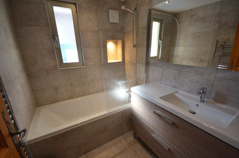 _lv_images__lot_0000030304_07_18486131