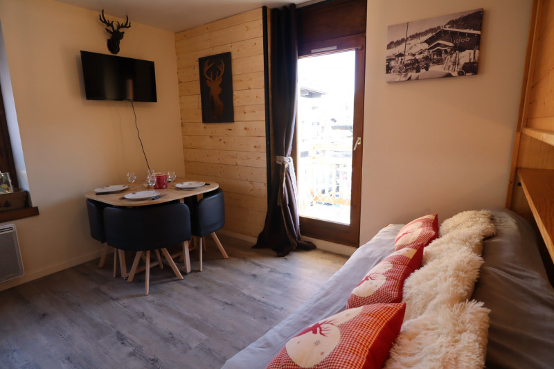 _lv_images__lot_0000140246_06_18853184 _lv_images__lot_0000140246_06_18853184