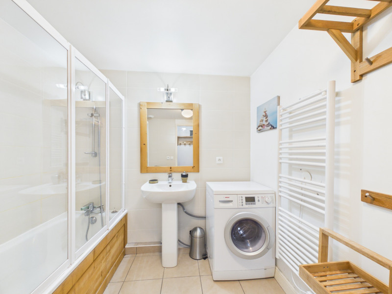 _lv_images__lot_0000300252_09_20437999 _lv_images__lot_0000300252_09_20437999