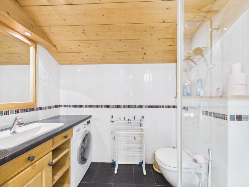 _lv_images__lot_0000320501_12_19369883