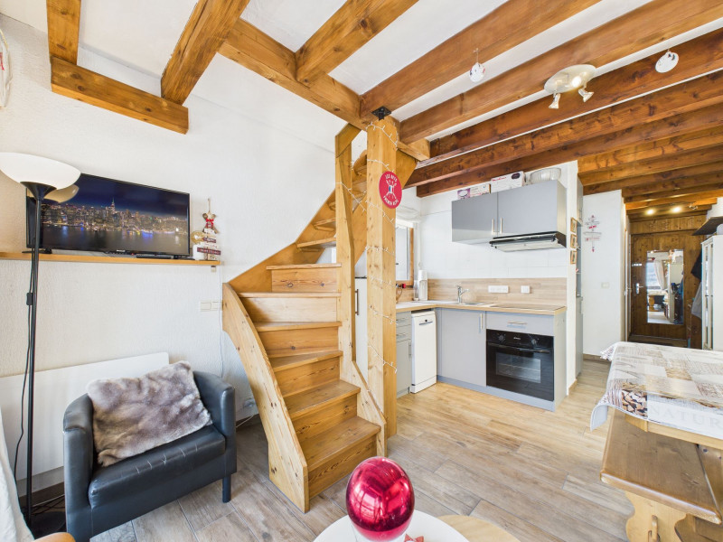 _lv_images__lot_0000350361_02_18042403