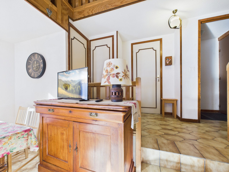 _lv_images__lot_0000410217_04_19360985