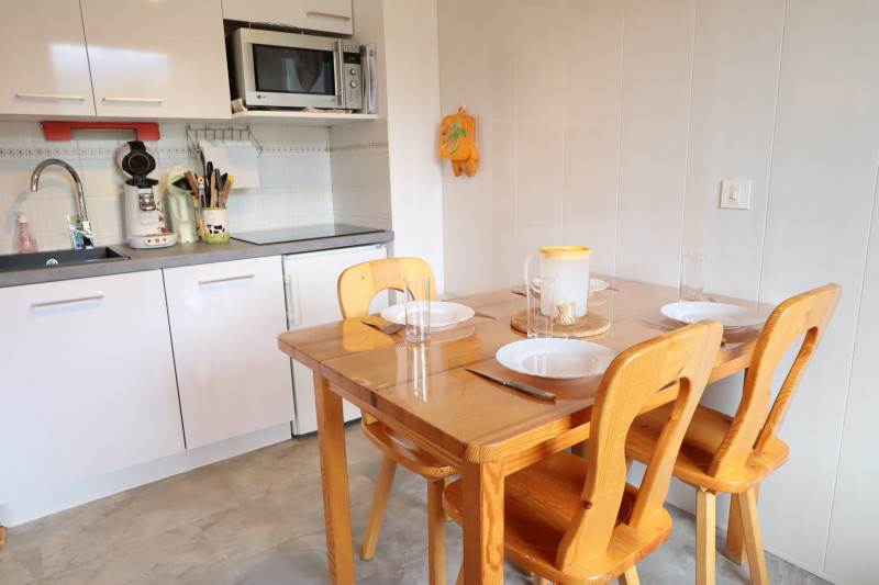 _lv_images__lot_0000420143_02_18495498